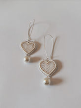 Load image into Gallery viewer, Hearts +Pearls
