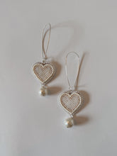 Load image into Gallery viewer, Hearts +Pearls
