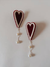 Load image into Gallery viewer, Hearts +Pearls
